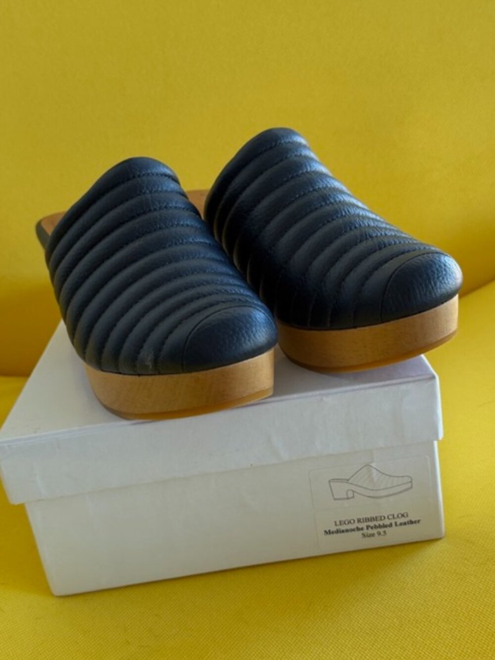 Beklina classic ribbed leather, closed-toe clogs, 9.5, navy - Picture 3 of 6